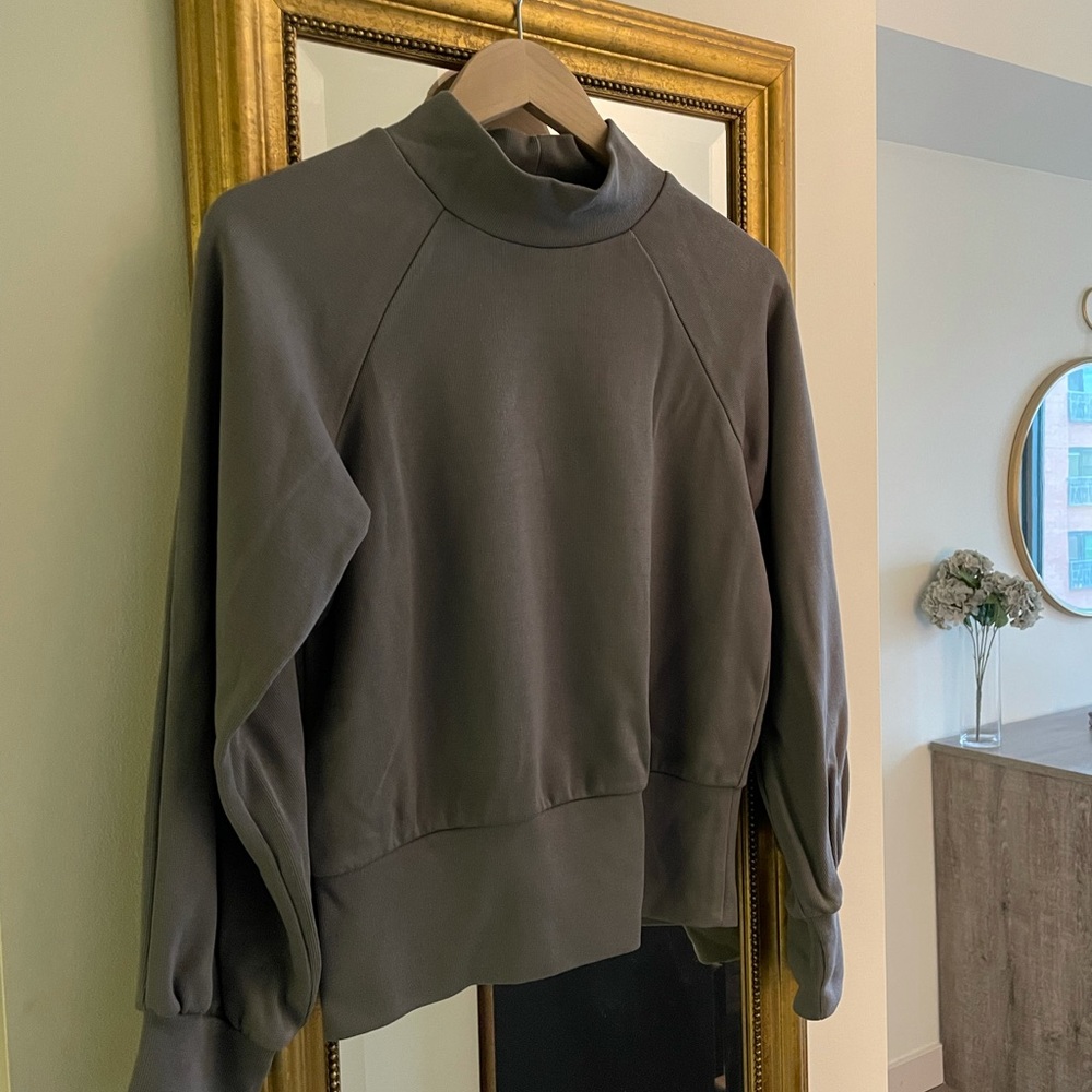 Line & Dot Monroe Turtleneck Gray